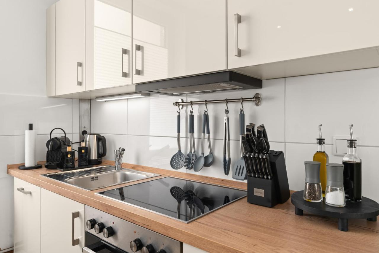 Shiny Homes - Elegant
