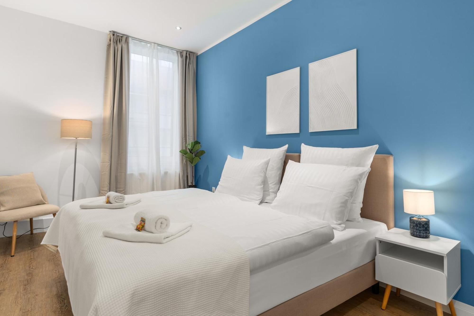 Shiny Homes - Elegant Apartment