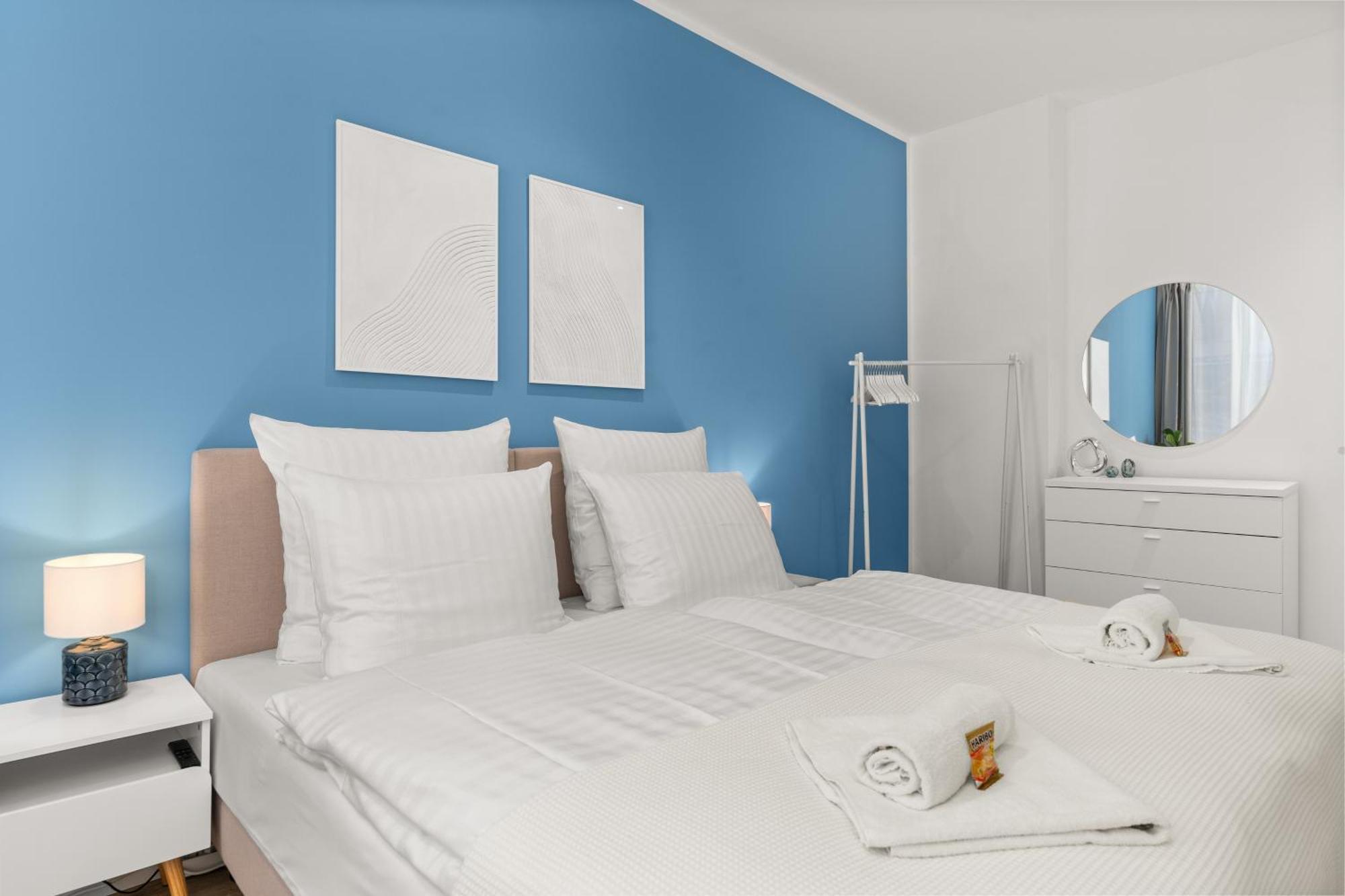 Shiny Homes - Elegant Apartment