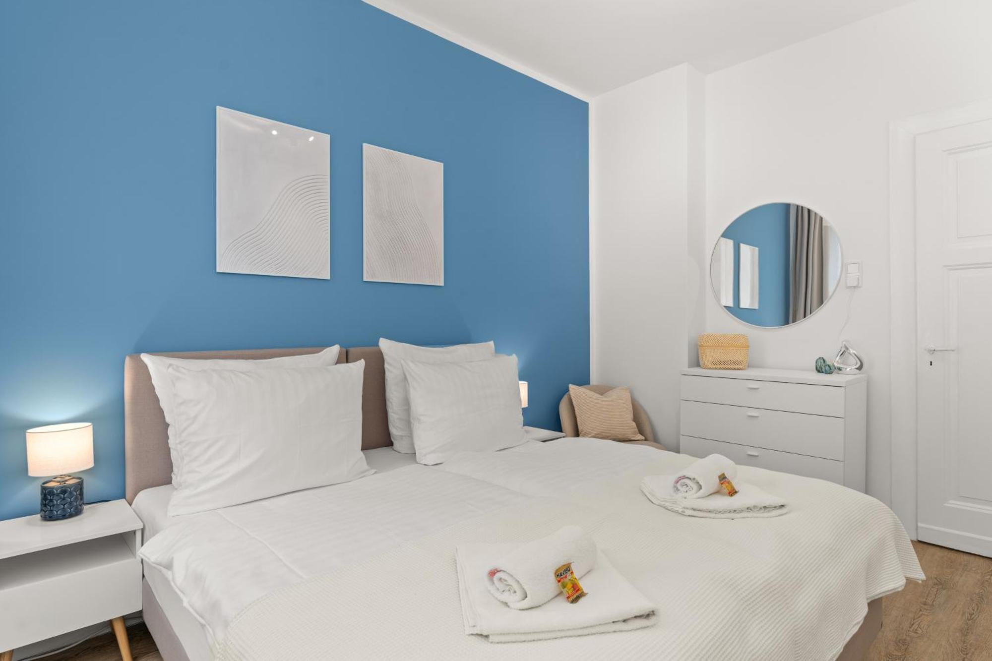 Shiny Homes - Elegant