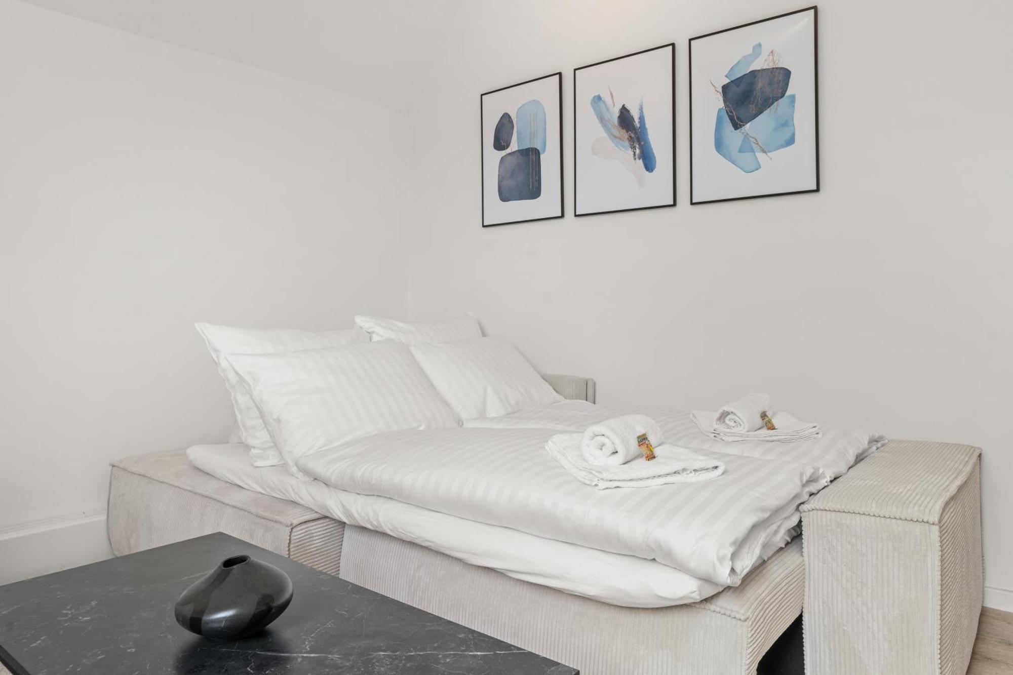 Shiny Homes - Elegant